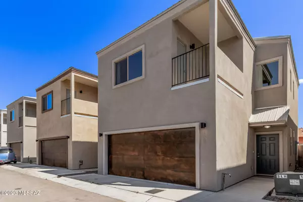 132 E Stone Court,  Tucson,  AZ 85705