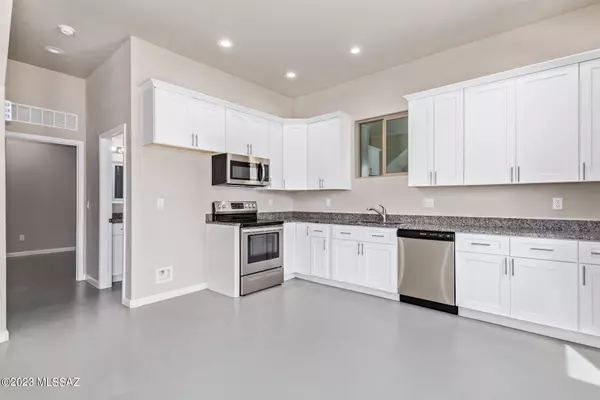 Tucson, AZ 85705,132 E Stone Court