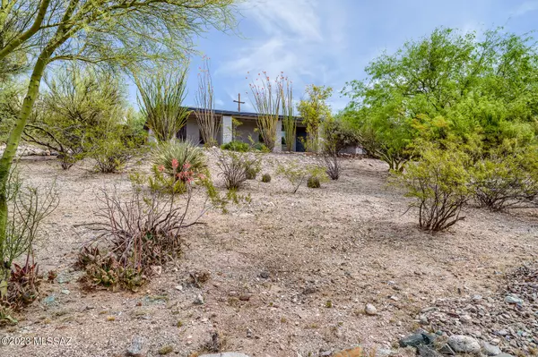 8941 E Driftwood Trail, Tucson, AZ 85749