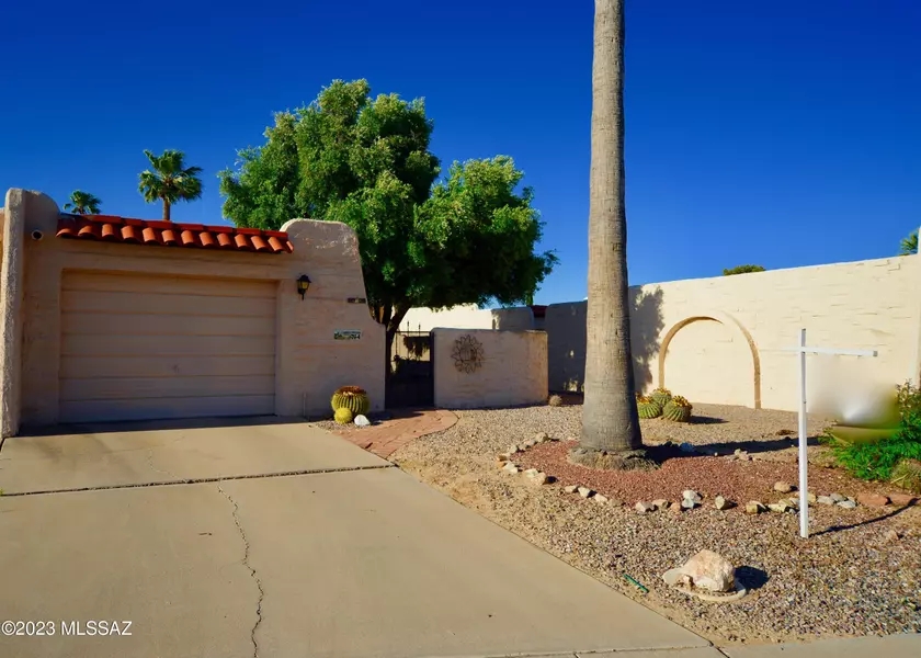 764 W Calle Del Regalo, Green Valley, AZ 85614