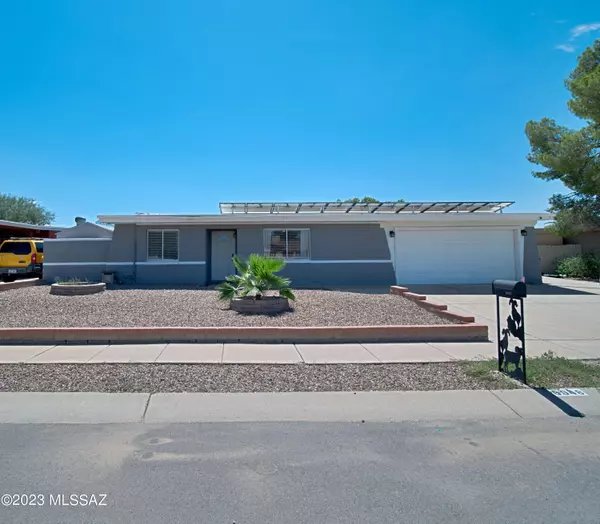 6948 N Northlight Drive, Tucson, AZ 85741