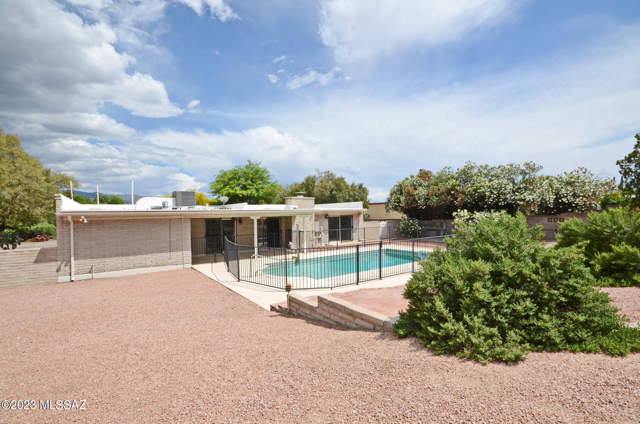 Tucson, AZ 85715,8411 E Albion Place