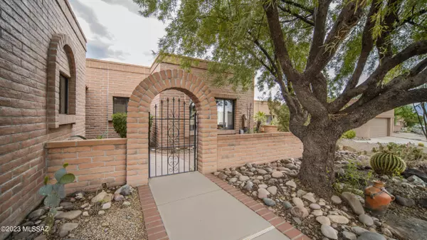 1610 W Camino Urbano, Green Valley, AZ 85622