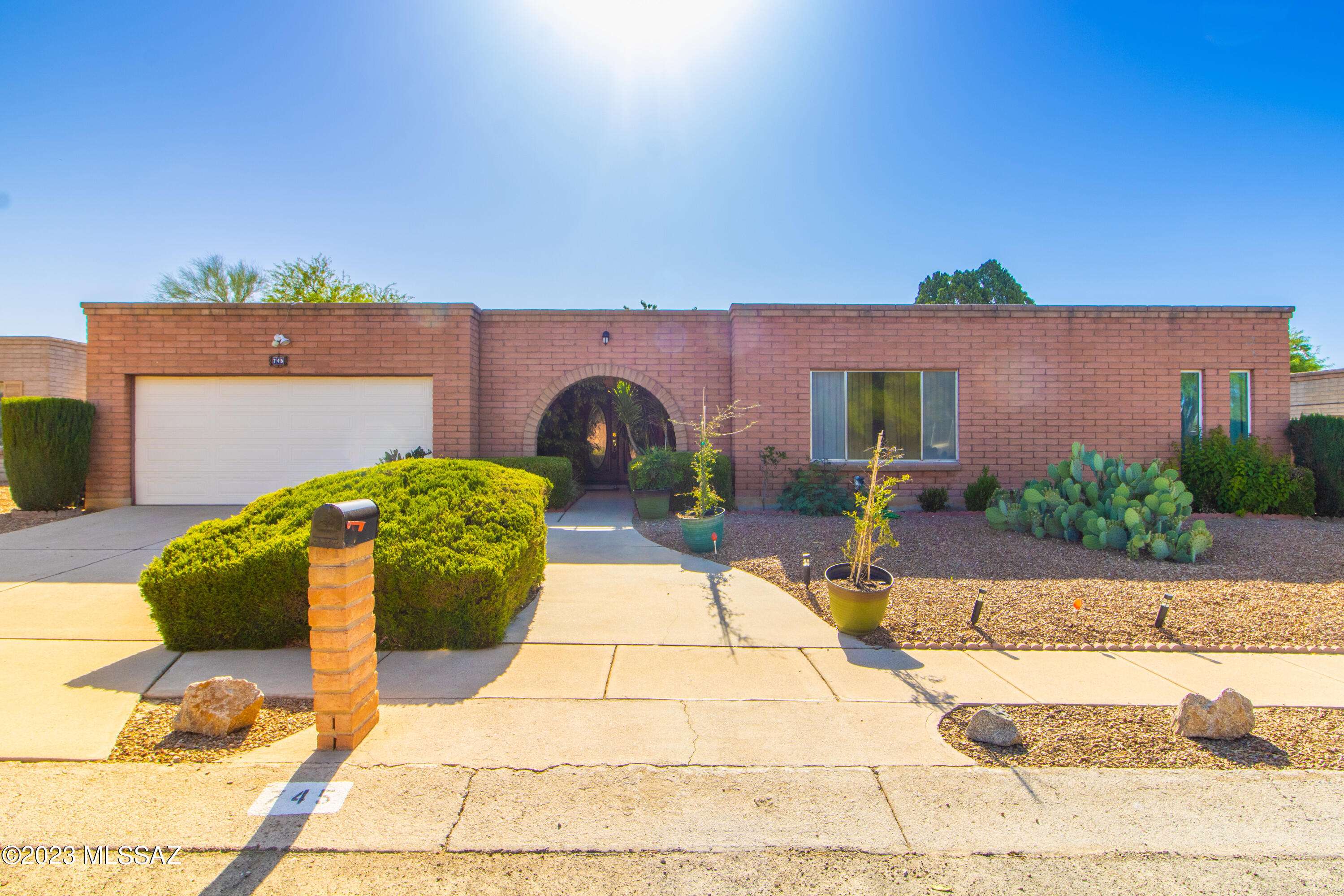 Tucson, AZ 85710,745 N Bamboo Avenue