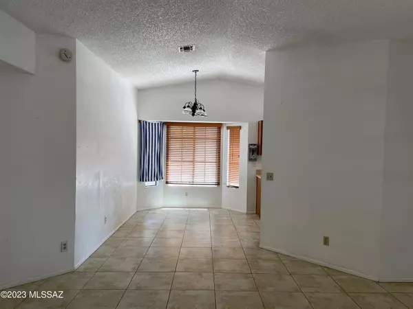 Tucson, AZ 85730,10070 E Gray Hawk Drive