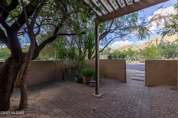 Tucson, AZ 85718,6524 N Foothills Drive