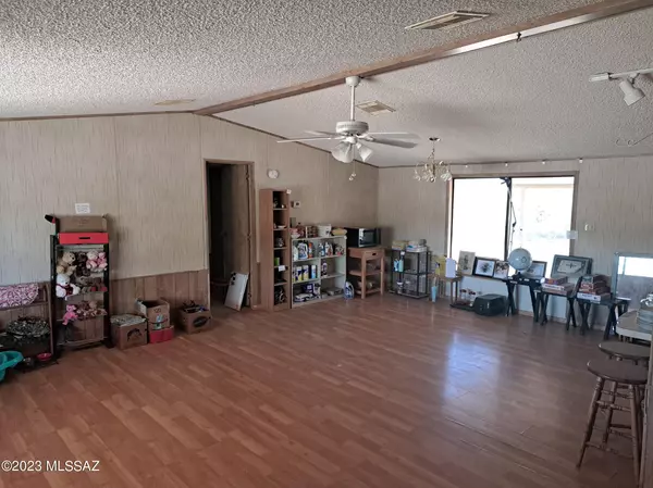 Tucson, AZ 85735,9040 W Claude Street