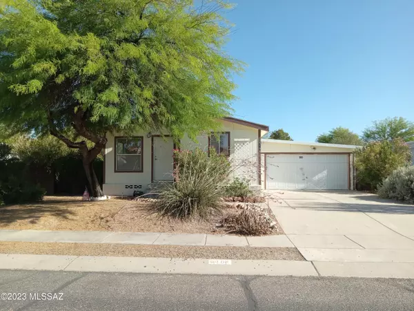 6196 E Thunder River Drive, Tucson, AZ 85756