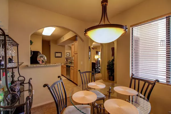 Tucson, AZ 85718,2550 E River Road #3202