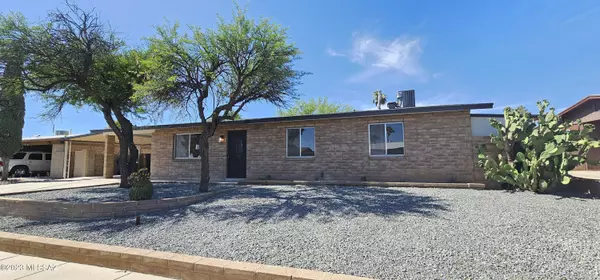 8441 E Pomegranate Street, Tucson, AZ 85730