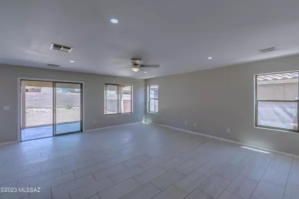 Green Valley, AZ 85614,648 W Desert Blossom Drive