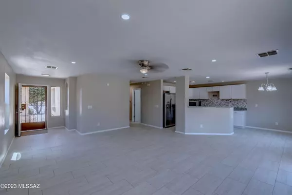 Green Valley, AZ 85614,648 W Desert Blossom Drive