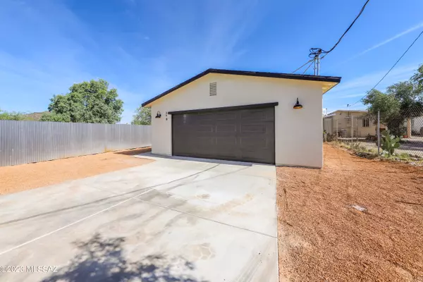 Tucson, AZ 85713,361 W 22Nd Street