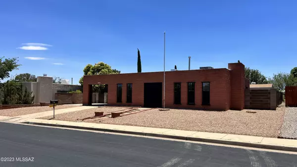 1162 Meadows Drive, Sierra Vista, AZ 85635