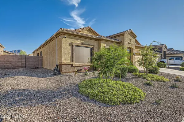 Marana, AZ 85653,9425 W Lone Cougar Way