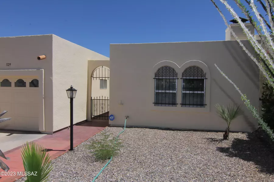 529 W Ocotillo Place, Green Valley, AZ 85614