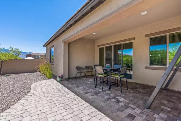 Oro Valley, AZ 85755,990 W Hesperaloe Court