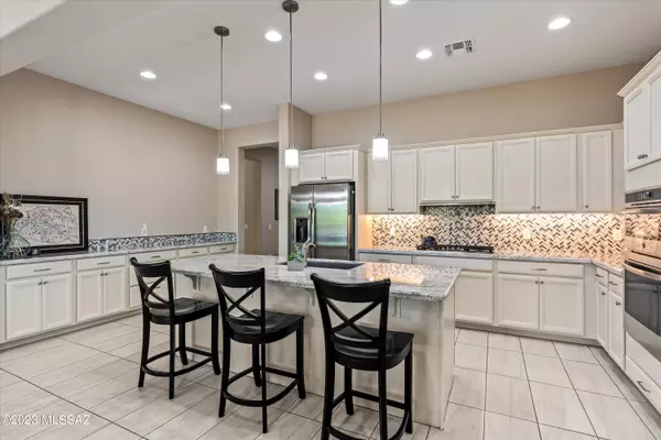 Oro Valley, AZ 85755,990 W Hesperaloe Court