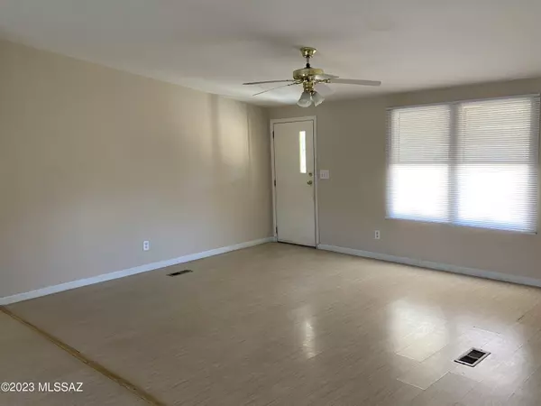 Tucson, AZ 85743,10305 W Orange Grove Road #3