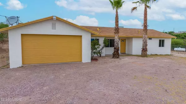 332 Ures Court, Rio Rico, AZ 85648