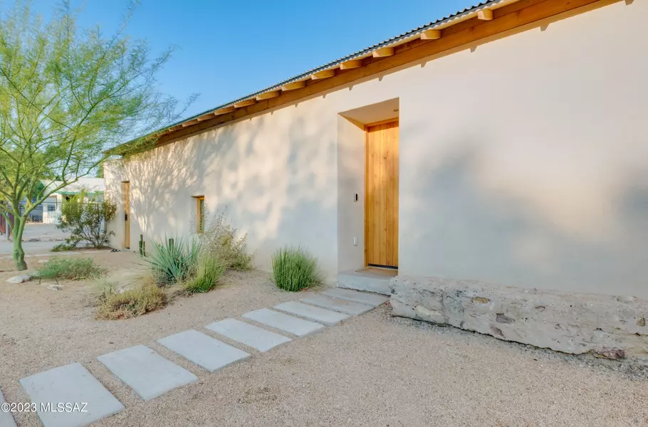 592 S 9Th Avenue, Tucson, AZ 85701