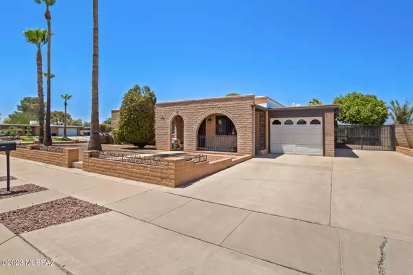 4572 S Silver Beech Avenue, Tucson, AZ 85730