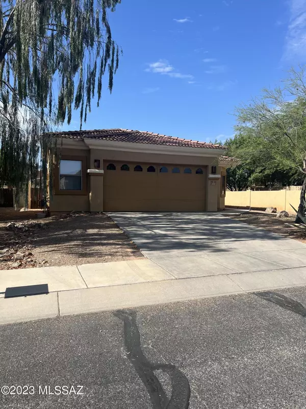 200 E Placita Nubes Blancas, Sahuarita, AZ 85629