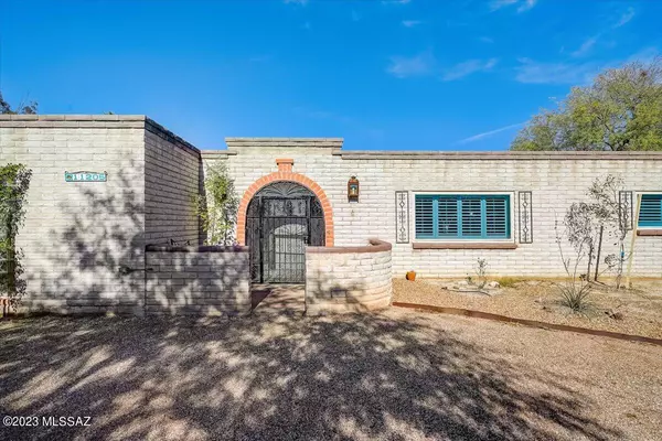 11205 E Chuckwagon Circle, Tucson, AZ 85749