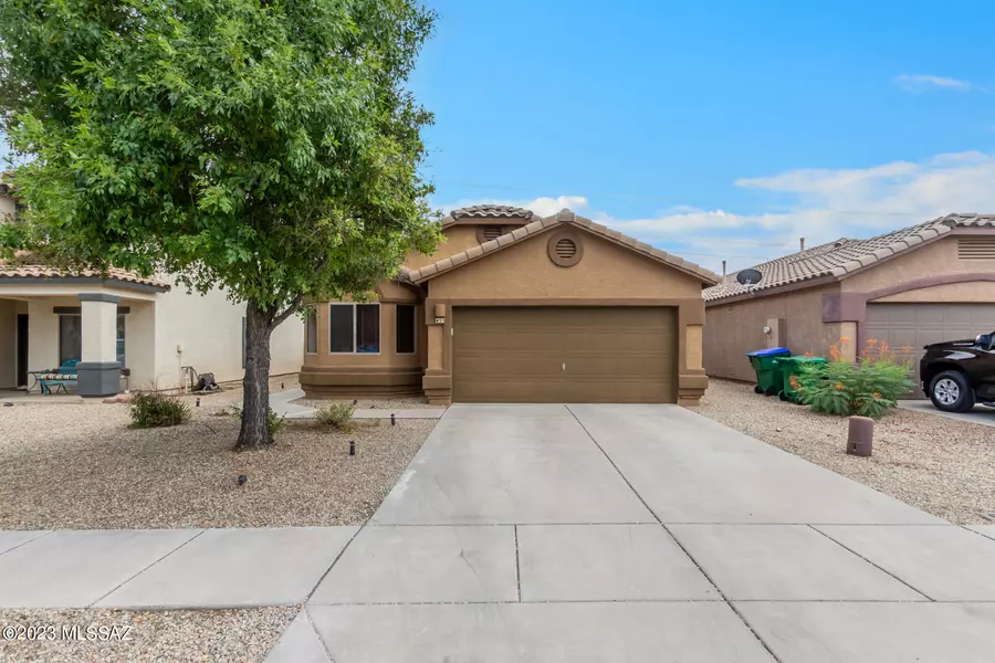 455 W Calle Paso Suave, Sahuarita, AZ 85629