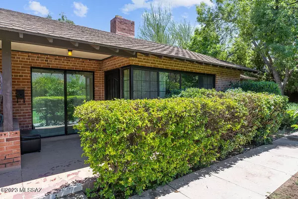 Tucson, AZ 85711,333 S Alvernon Way #54