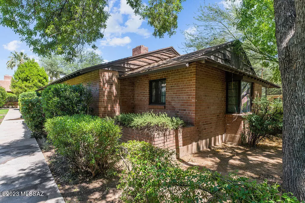 Tucson, AZ 85711,333 S Alvernon Way #54