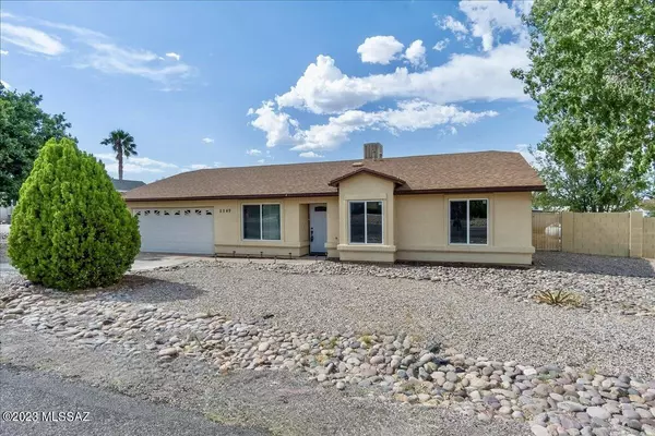 5549 E Rogers Drive, Hereford, AZ 85615