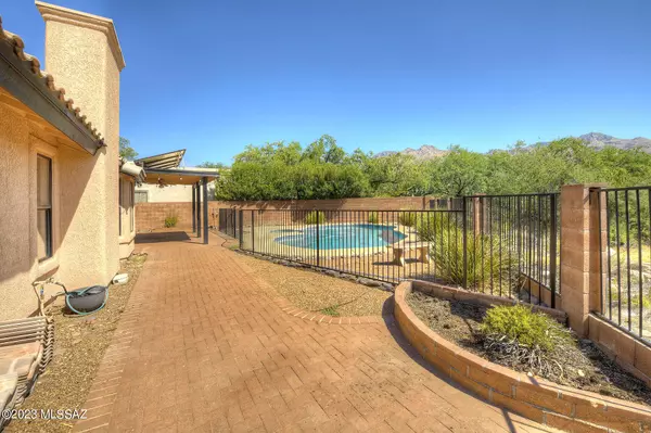 5506 N Moccasin Trail, Tucson, AZ 85750