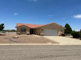 927 E Christmas Tree Lane, Pearce, AZ 85625