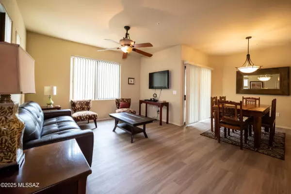 2550 E River Road #20102, Tucson, AZ 85718