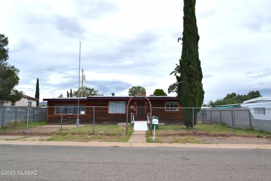 117 E Apache Street, Huachuca City, AZ 85616