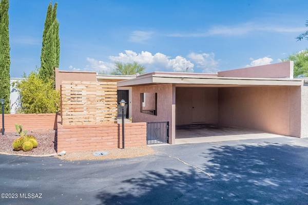 652 W Rio San Pedro,  Green Valley,  AZ 85614