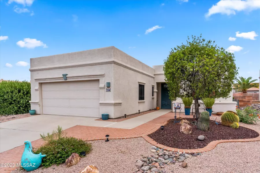 857 W Via Santa Adela, Green Valley, AZ 85614