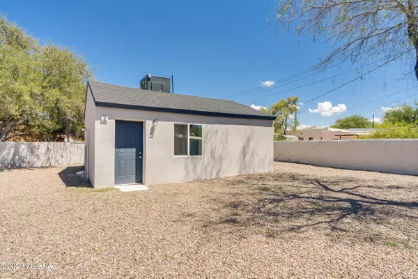 Tucson, AZ 85712,4318 E Flower Street