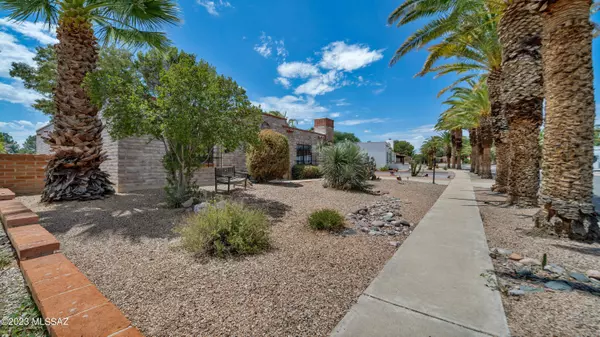 Green Valley, AZ 85614,306 E Los Rincones