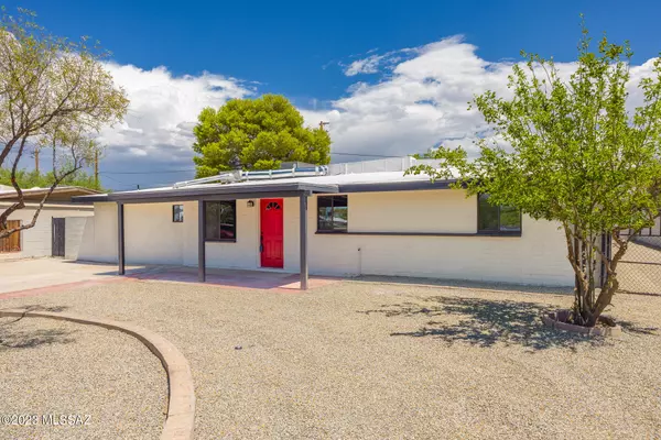 815 S Columbus Boulevard,  Tucson,  AZ 85711