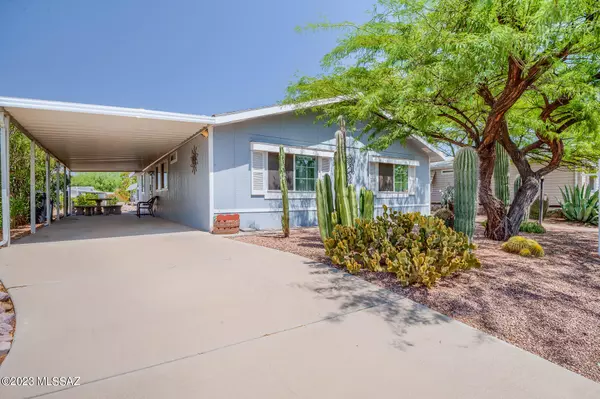 7694 W Edgestone Street, Tucson, AZ 85735