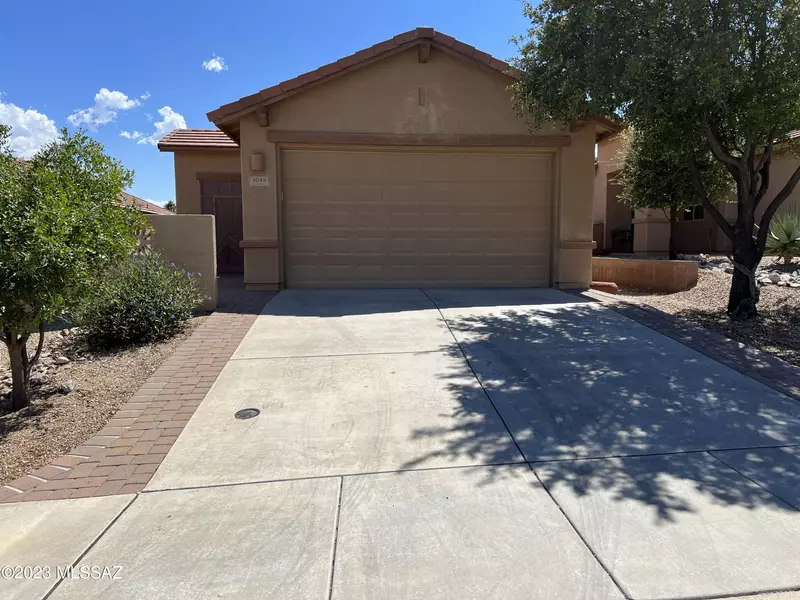 1045 W Pastora Peak Drive, Green Valley, AZ 85614