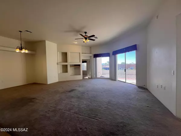 Green Valley, AZ 85614,709 W Camino Del Bondadoso