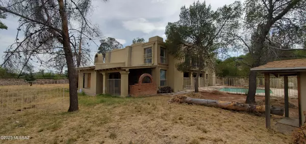 887 E Roper Road,  Nogales,  AZ 85621