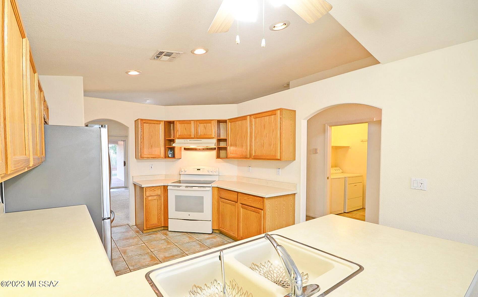 Tucson, AZ 85742,2565 W Bluffs Peak Court