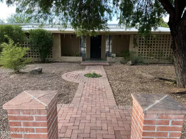 Tucson, AZ 85710,8255 E Koralee Place