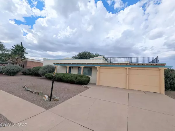 381 E Las Milpas, Green Valley, AZ 85614