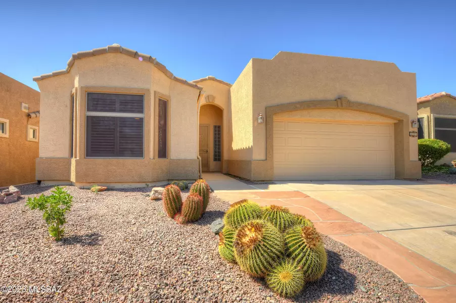 639 W Moorwood Street, Green Valley, AZ 85614