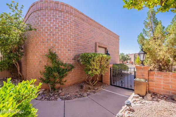 Green Valley, AZ 85622,1448 W Camino De La Oca